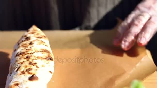 Török Shawarma durum, hagyományos Döner kebab — Stock videók