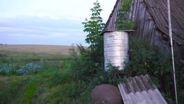 Old wooden barn and landscape of farm — Stock Video