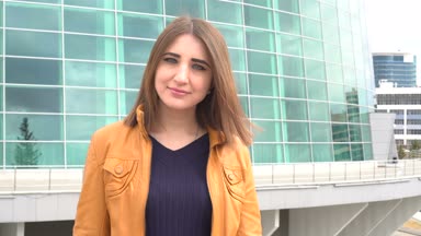 Gerçek insanlar, kentin açık kamera bakarak çok güzel bir kız portresi