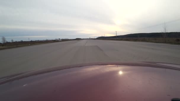 Bil resa gopro synvinkel över landsbygden, natur, berg, underbar solnedgång, asfalterad väg Pov drive — Stockvideo