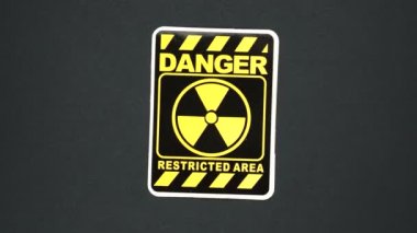 DANGER, RESTRİK Alanı Uyarı Yazısı