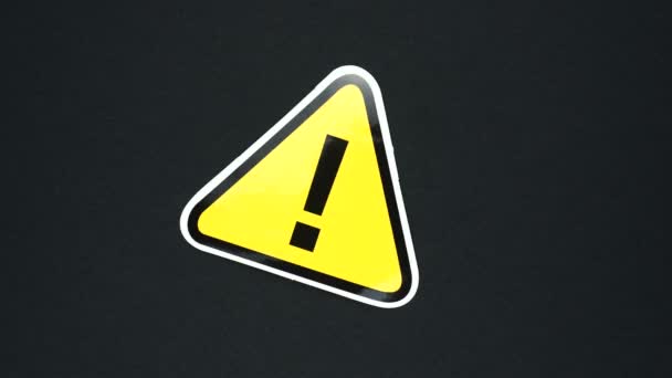 Znak ostrzegawczy przed zagrożeniem z wykrzyknikiem — Wideo stockowe