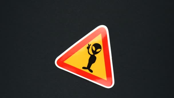 ALIENS, UFO warning sign. — Stock Video