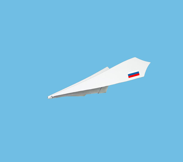 Самолет из бумаги с флагом
.