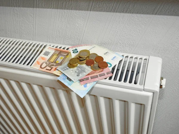 Money for utility bills — Stock Photo, Image