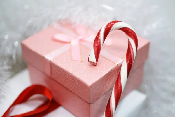 White presents with red ribbons. — Stock Photo, Image