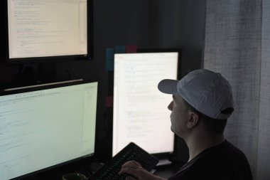 Adam ile üç sýnýf baþkaný.