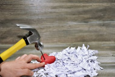 Soyutlama kırık kalp.