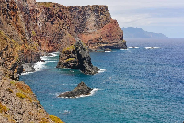 Dağları Atlantik Okyanusu kıyıları yakınında.