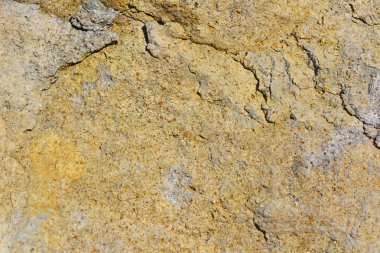 Küçük taşlardan yapılan doku.