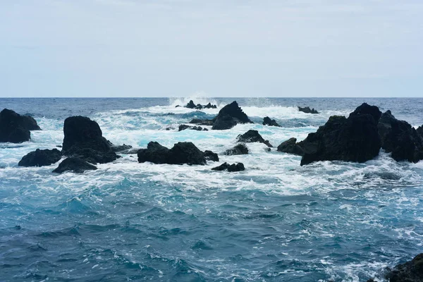 Ondas oceânicas selvagens — Fotografia de Stock