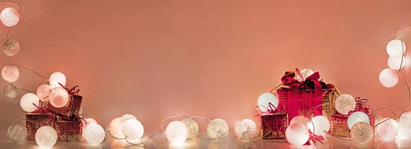 Decoraciones navideñas. Luces eléctricas redondas de Navidad — Foto de Stock