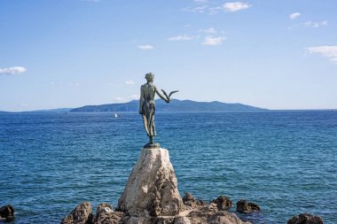 Opatija Promenade Istria üzerinden güneşli yaz gününde görüntülemek.