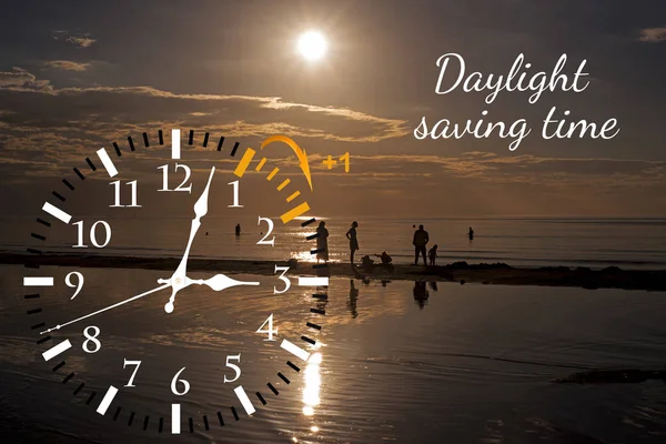 Daylight Saving Time. Wijzigen klok zomertijd. — Stockfoto