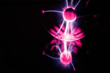 Elektrik ateş-topu. Elektrik dalgaları soyut fotoğraf.