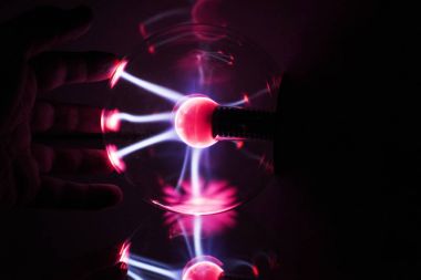 Elektrik ateş topu.