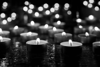 Baralama mum dekoratif cam.