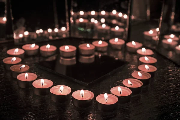 Burring velas em forma de lareira . — Fotografia de Stock