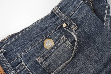 Euro banknot kot pantolon.