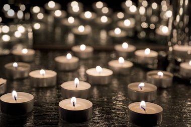 Baralama mum dekoratif cam.