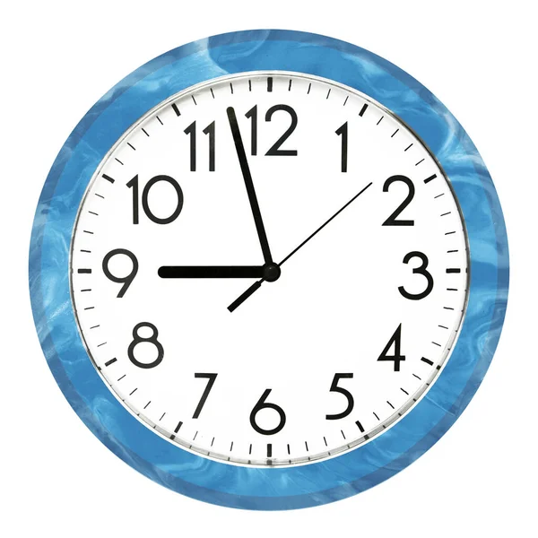 Reloj de pared azul. Aislado sobre fondo blanco. Foto de alta calidad . —  Fotos de Stock