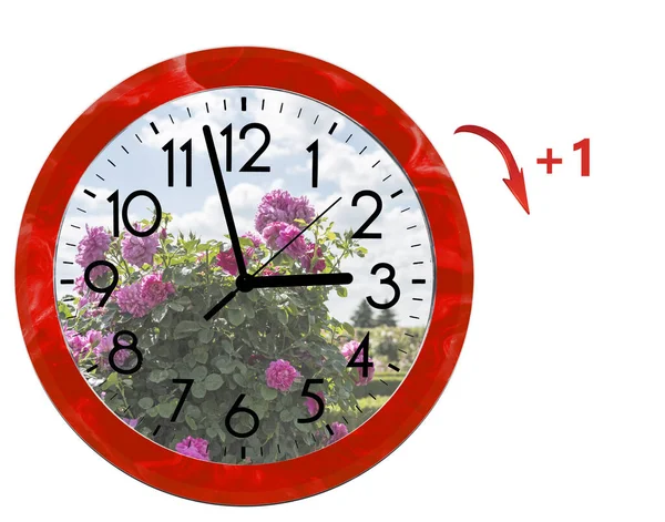 Nappali időmegtakarítás (Dst). Falióra megy nyári időszámítás (+ 1). Fordítsd előre az időt. — Stock Fotó