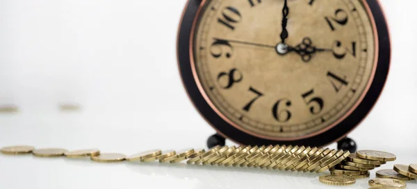 Time Money Concept Alarm Clock Coins — Stockfoto