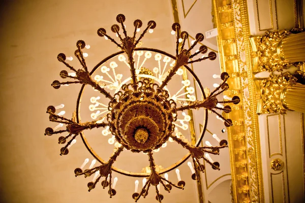 Antique Glass Chandelier Hanging Ceiling — Stock Photo, Image