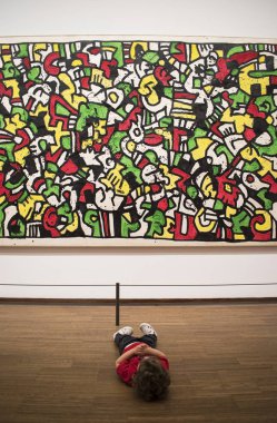 Bebek bakıcılığı ve Keith Haring'in sergi Albertina galerisi resim üzerinde görmek