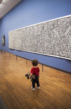 Bebek bakıcılığı ve Keith Haring'in sergi Albertina galerisi resim üzerinde görmek