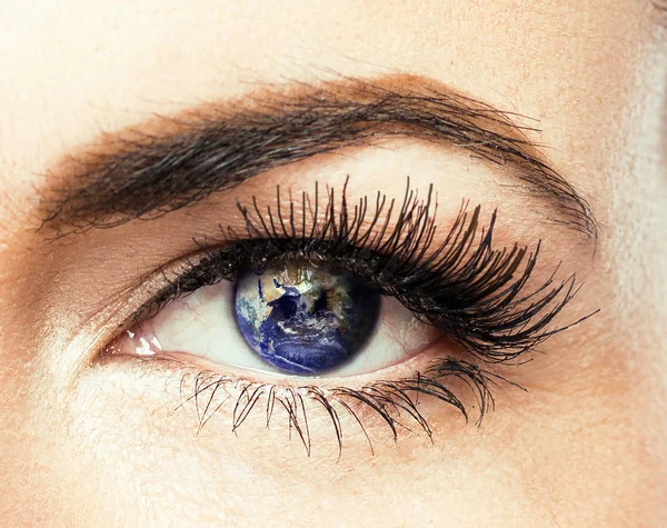 Dünya Haritası ile entegre göz.