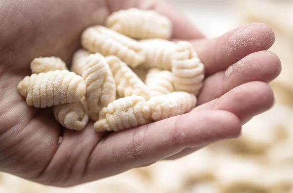 Ev yapımı İtalyan geleneksel Gnocchi 