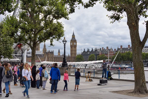 The Queen 's Walk is promenade in London, UK . — стоковое фото