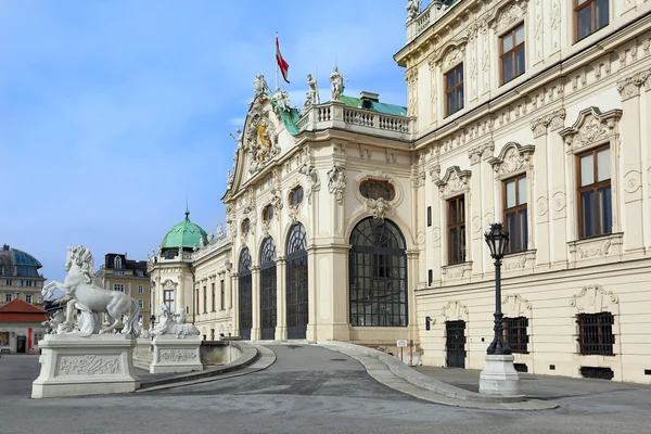 De bovenste Belvedere paleis in Wenen, Oostenrijk. — Stockfoto