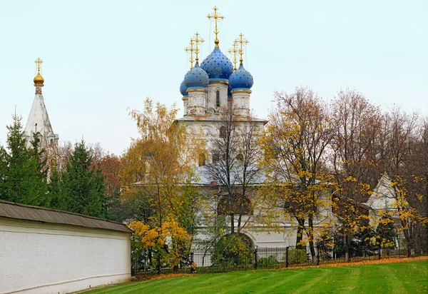 Kirche der Kasan-Ikone der Gottesmutter im Park kolomenskoje. Moskau, Russland. — Stockfoto