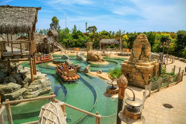  Etkileşimli su cazibe Angkor, Kamboçya Angkor Wat Tapınağı üzerinde dayalı. Tema Park Port Aventura, Salou, İspanya