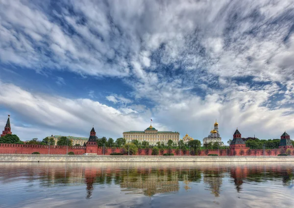 View of the Kremlin and the Kremlin embankment. Moscow, Russia. — Stock Photo, Image