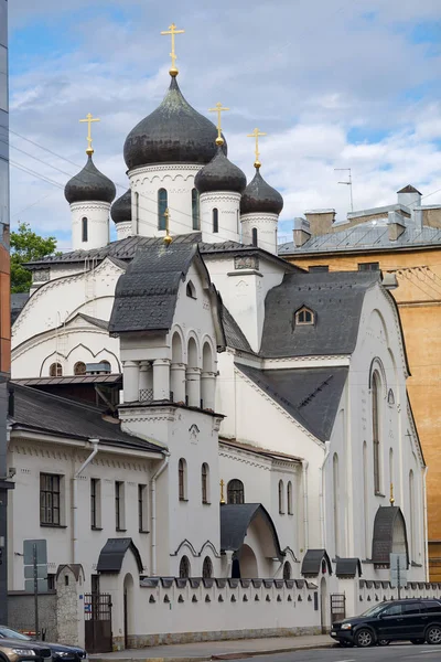 Van oude gelovige kerk van de Heilige Maagd (Znameniya kerk). St.Petersburg, Rusland. — Stockfoto