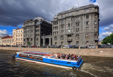 Bir bakış Krjukov kanal ve Mey (1912-1914'te inşa edilmiş) evde ön plana çıkabilir. Saint Petersburg, Rusya Federasyonu.