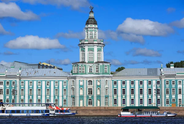 Kunstkamera museum across Neva. St. Petersburg, Russia — Stock Photo, Image