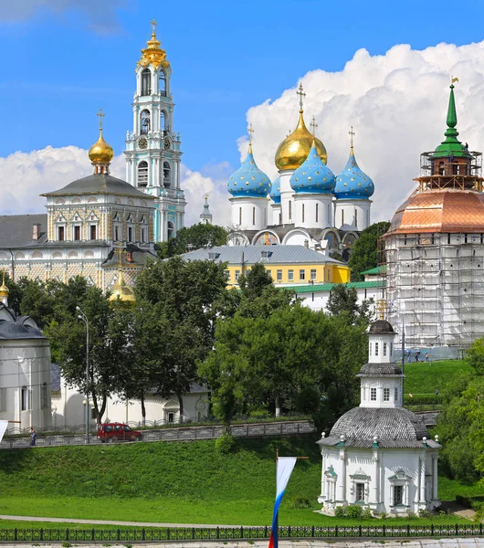 Sergiev Posad mosteiro (Trindade Lavra de São Sérgio). Sergiev Posad, região de Moscou, Rússia — Fotografia de Stock