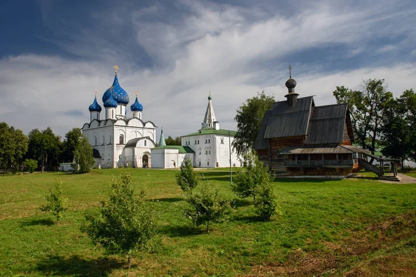 Iglesias del antiguo Kremlin de Suzdal. Suzdal, Anillo de Oro de Rusia —  Fotos de Stock