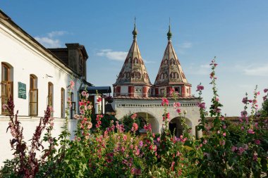 Rizopolozhensky kadın Manastırı kutsal kapısı. Suzdal, Rusya Federasyonu.