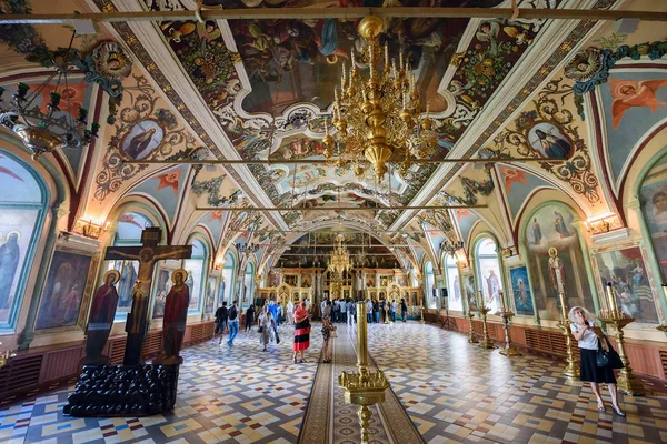 Interior de la Iglesia de San Sergio (Iglesia del Refectorio). Trinidad Lavra de San Sergio, Sergiyev Posad, Rusia — Foto de Stock