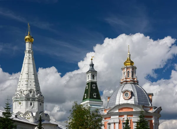 Chiese della Santissima Trinità Lavra di San Sergio. Sergiyev Posad, Russia — Foto Stock