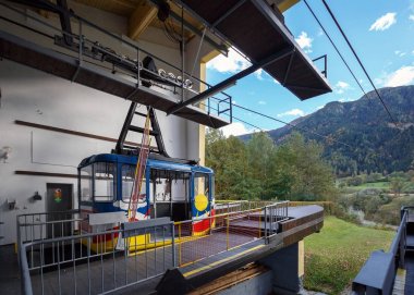 Goldeck teleferik istasyonuna Vadisi. Spittal kasaba bir der Drau, Alp Dağları, Carinthia, Avusturya