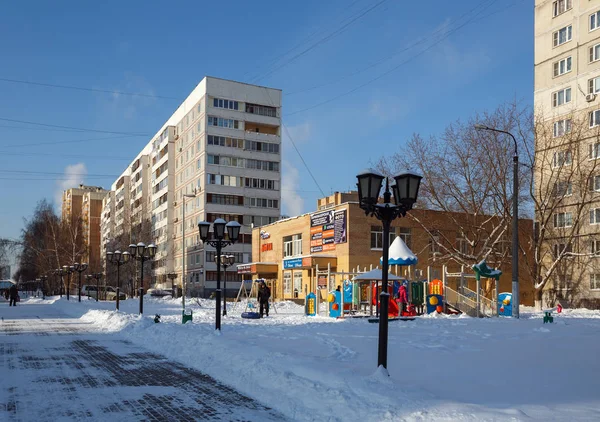 Balashikha 俄罗斯 2016年1月21日 在冬季住宅区的步行街 俄罗斯莫斯科地区 Balashikha — 图库照片