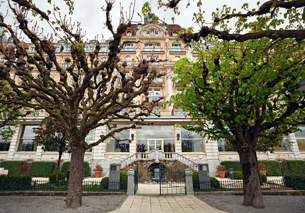 Pałac Lucerna Hotel, zbudowany w latach 1904-1906. Luzern, Szwajcaria. — Zdjęcie stockowe