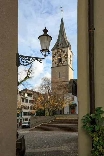 秋天的圣彼得教堂 Zuerich, Switzerland, Europe. — 图库照片