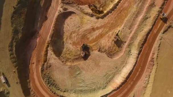 Panorama de la cantera. Arenas de Barkhan. Desarrollo de minerales. Vista desde arriba . — Vídeo de stock